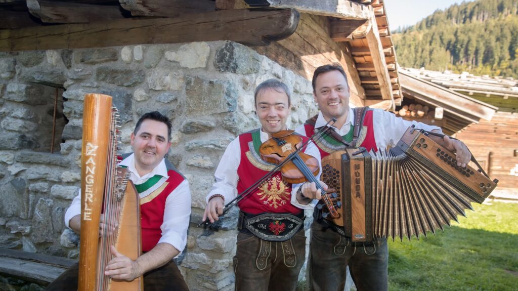 rsprung Buam – Volksmusikgruppe aus dem Zillertal